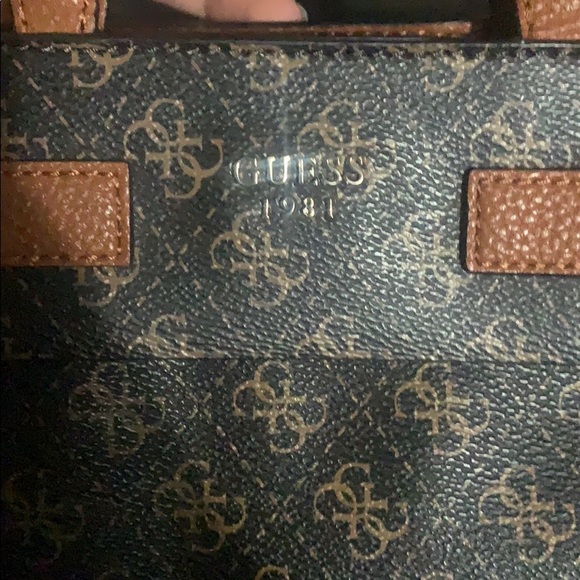 Authentic Guess purse - Picture 2 of 7